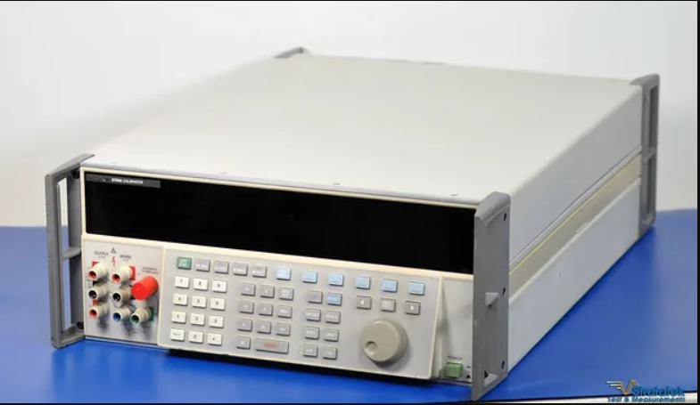 Fluke 5700A Multifunction Calibrator 5700A-03 Wideband ACV Option - Image 4